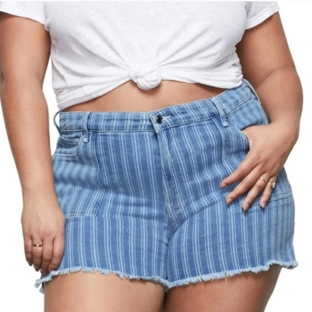 ⚜️Good American Blue Jean Shorts with Frayed Hem